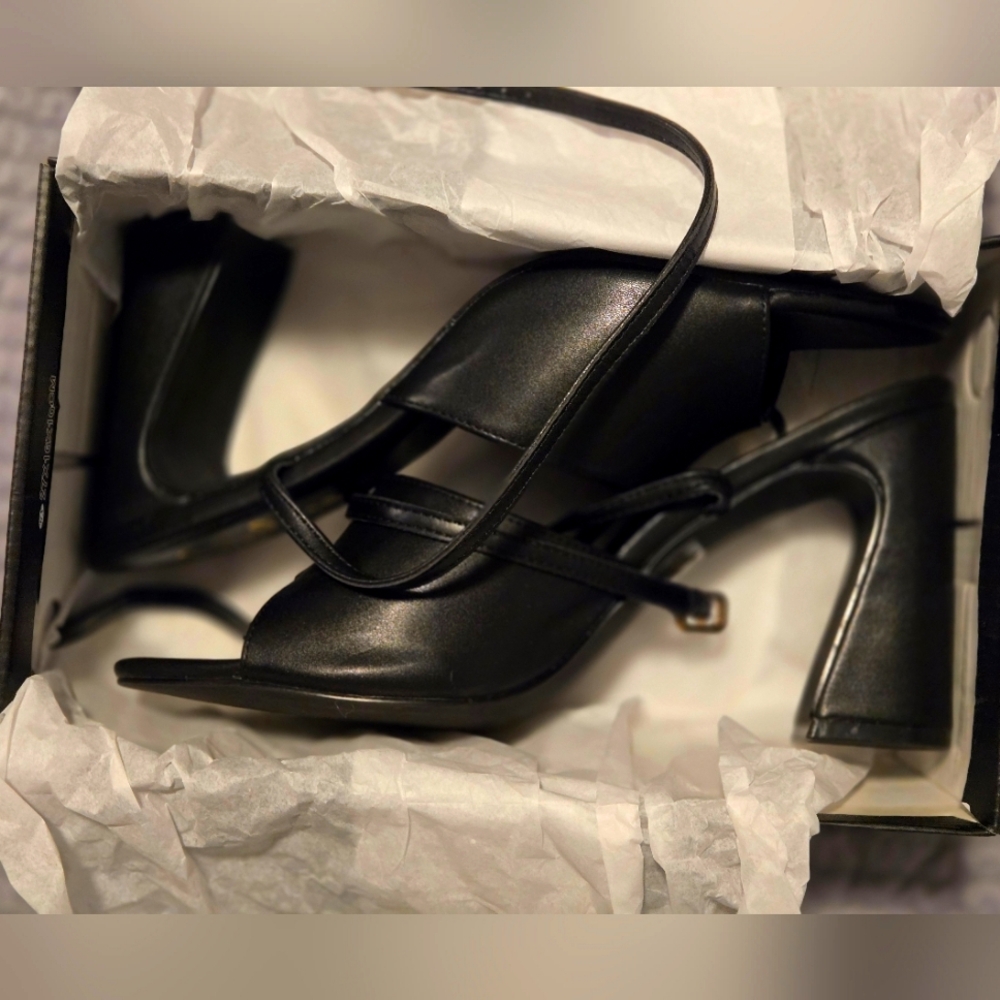 Lulu's Brandie Black Ankle Strap High Heel Sandals Size 10 NWT